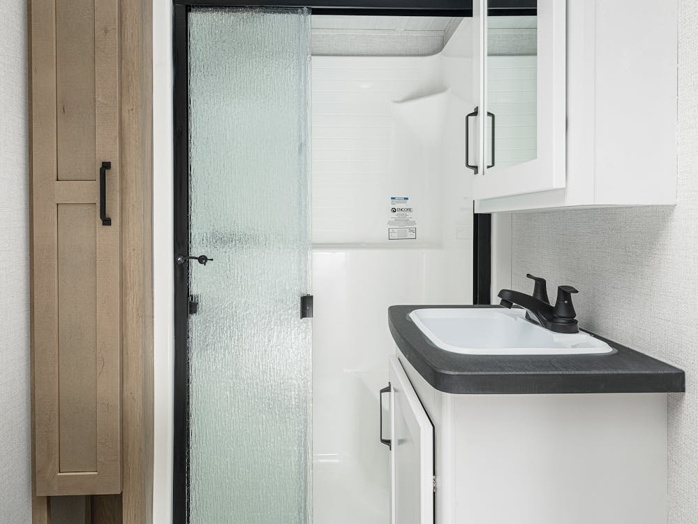 Carbon 358 Bathroom