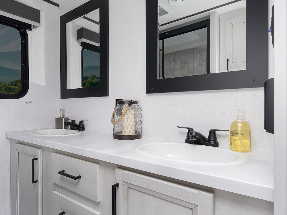 Sprinter 3900DBL Dual Sinks