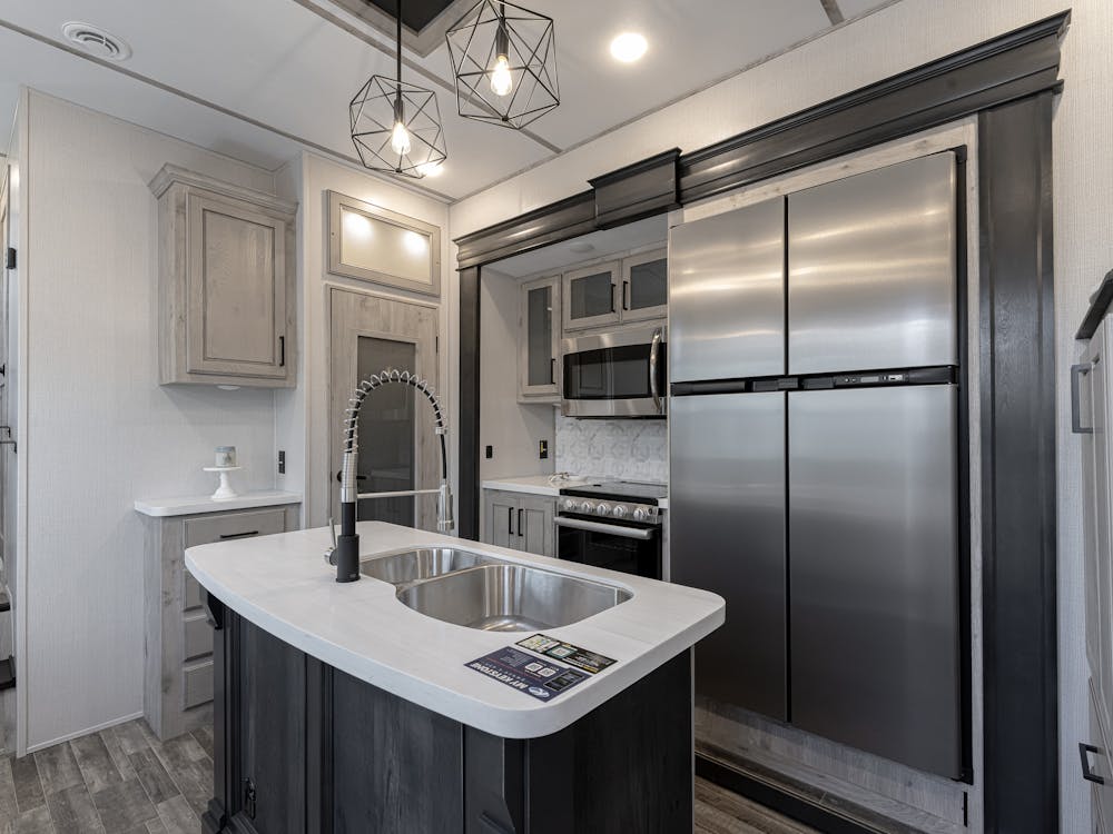 Avalanche 360FL Kitchen