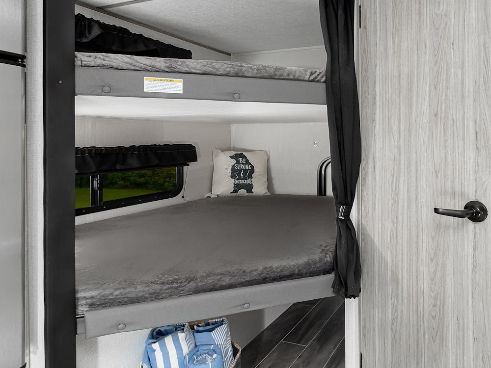 Passport 221BH Bunks Down