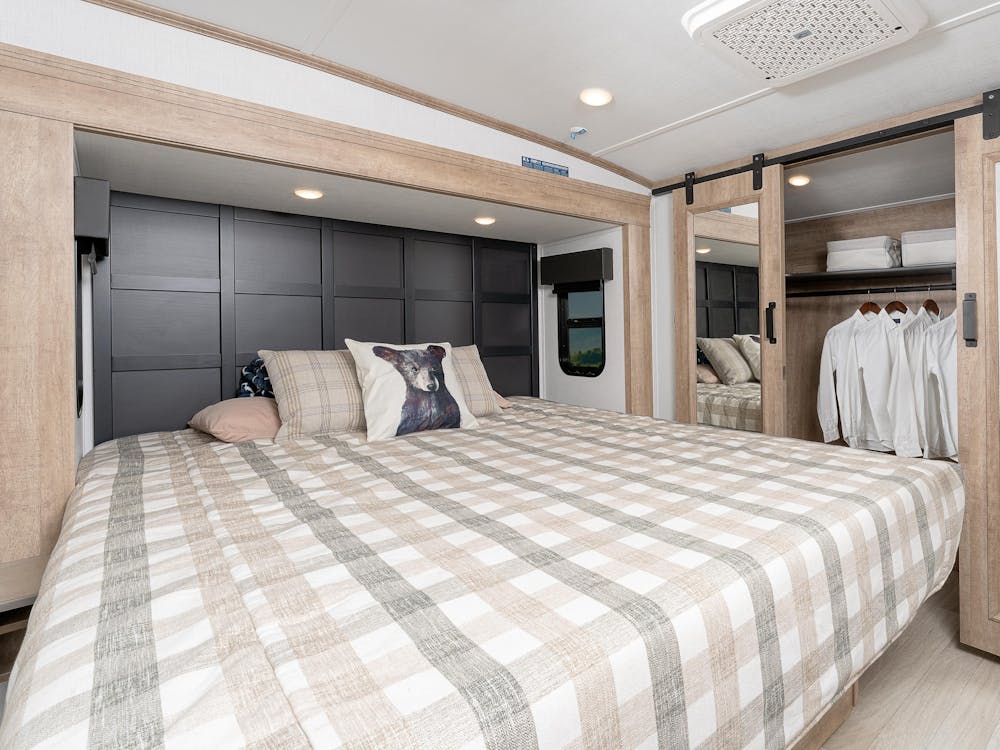 2024 Arcadia 3140RK