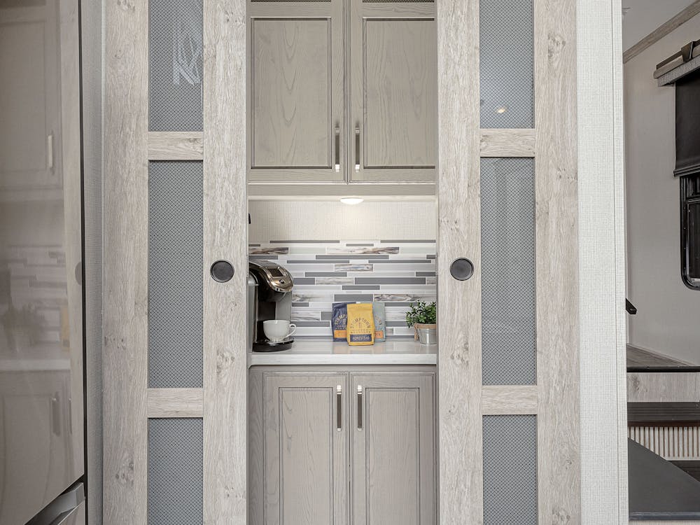 Alpine 3912DS Pantry