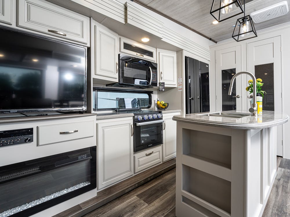 Cougar 355FBS Kitchen