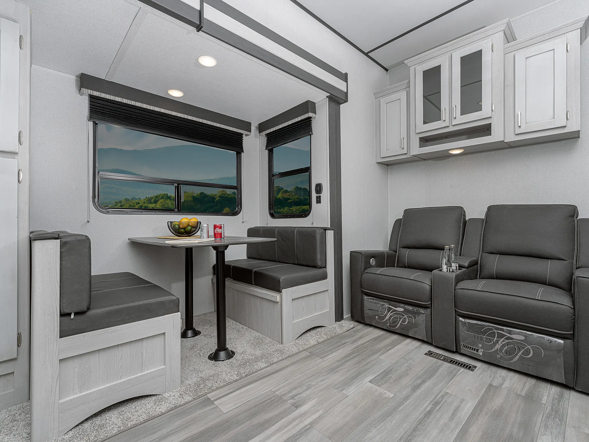 2026 Keystone Sprinter 3800FLB photo 4