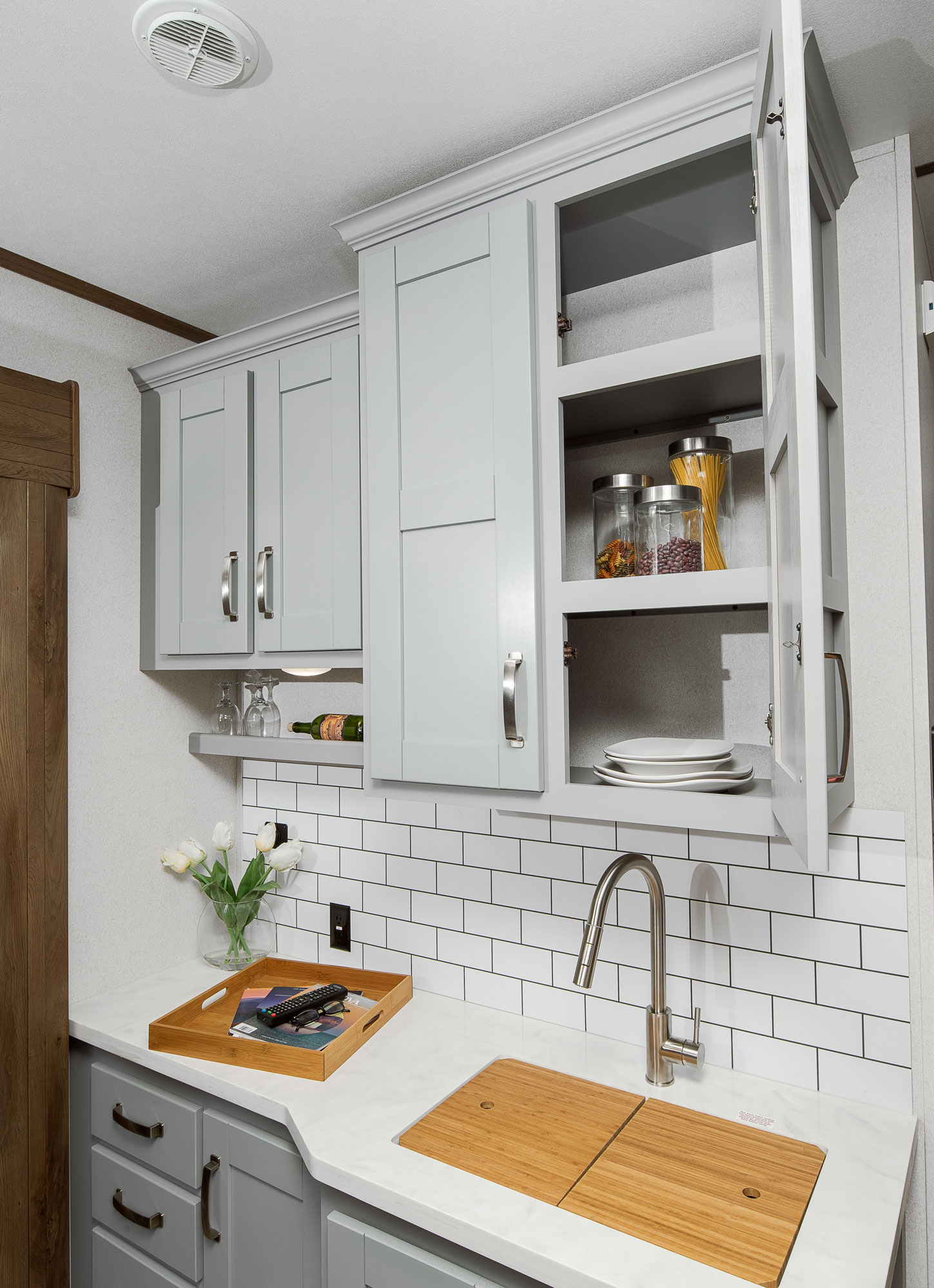 How to Replace a Cabinet Door Handle in Your RV: A Simple DIY Guide ...