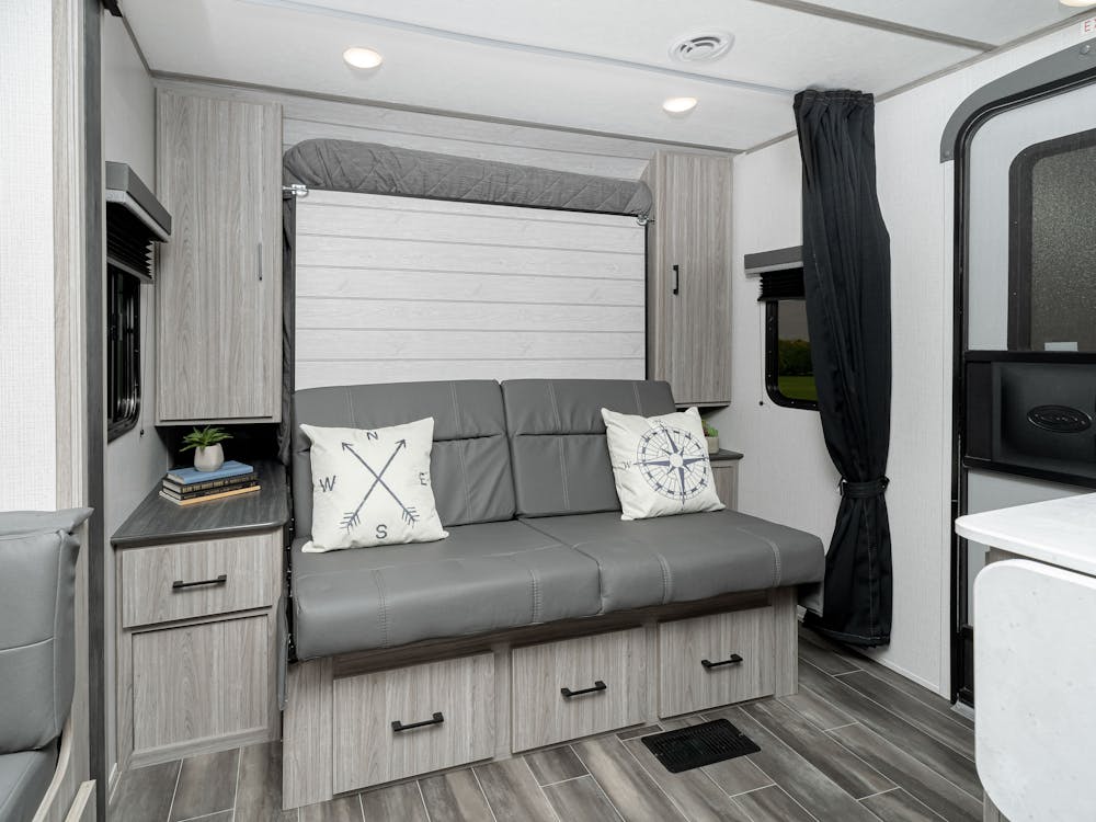 Passport 221BH Murphy Bed