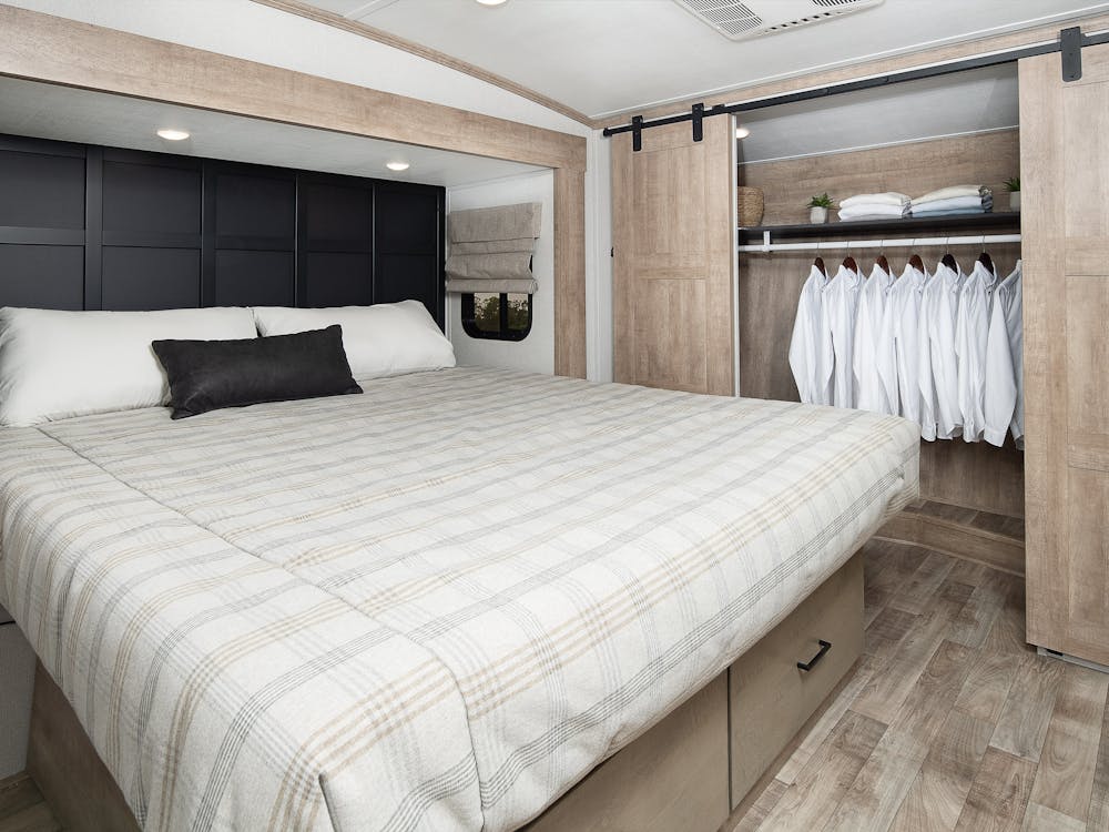 Arcadia 3660RL Bed