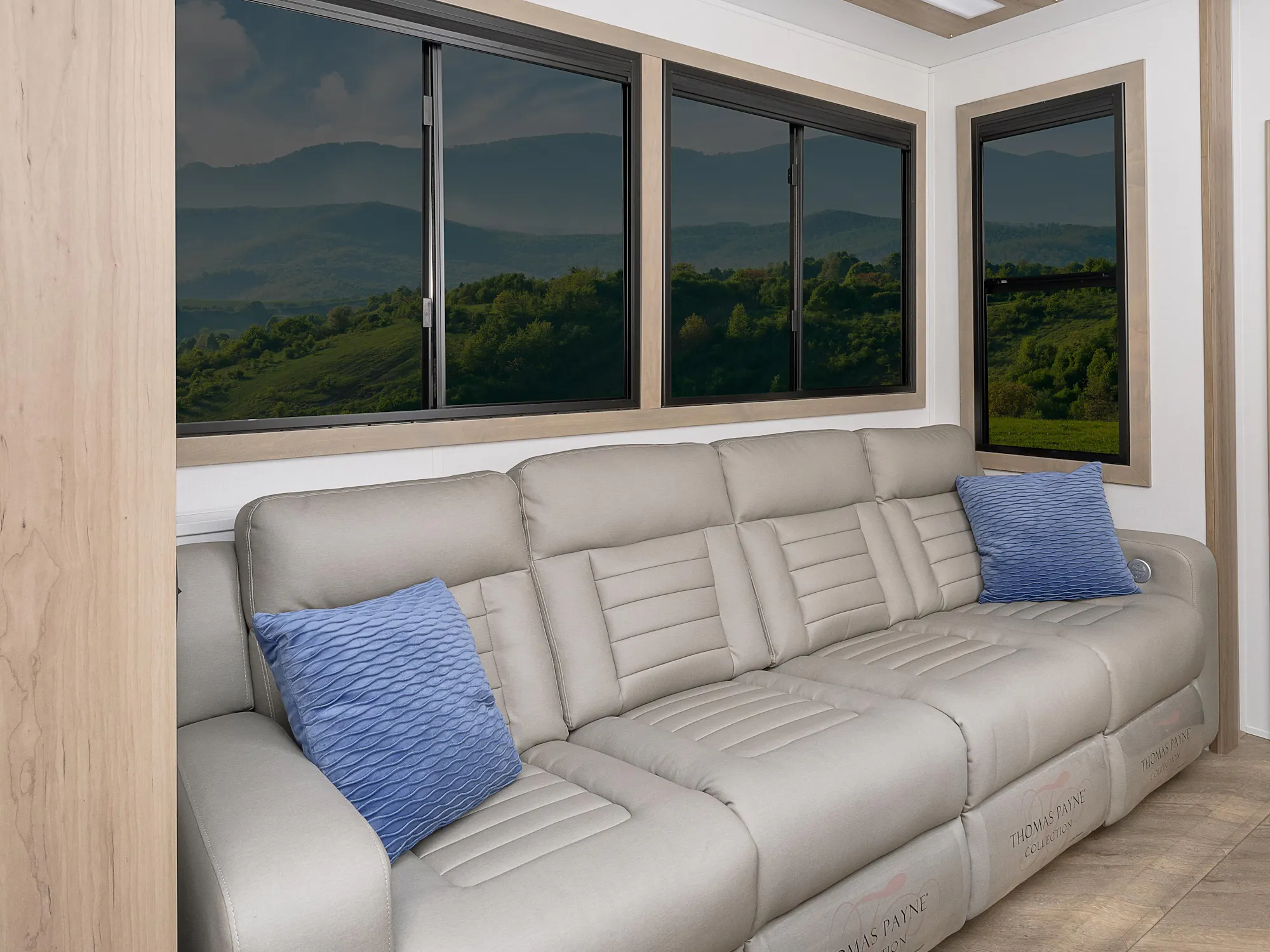 2026 Keystone Raptor 441HB photo 5