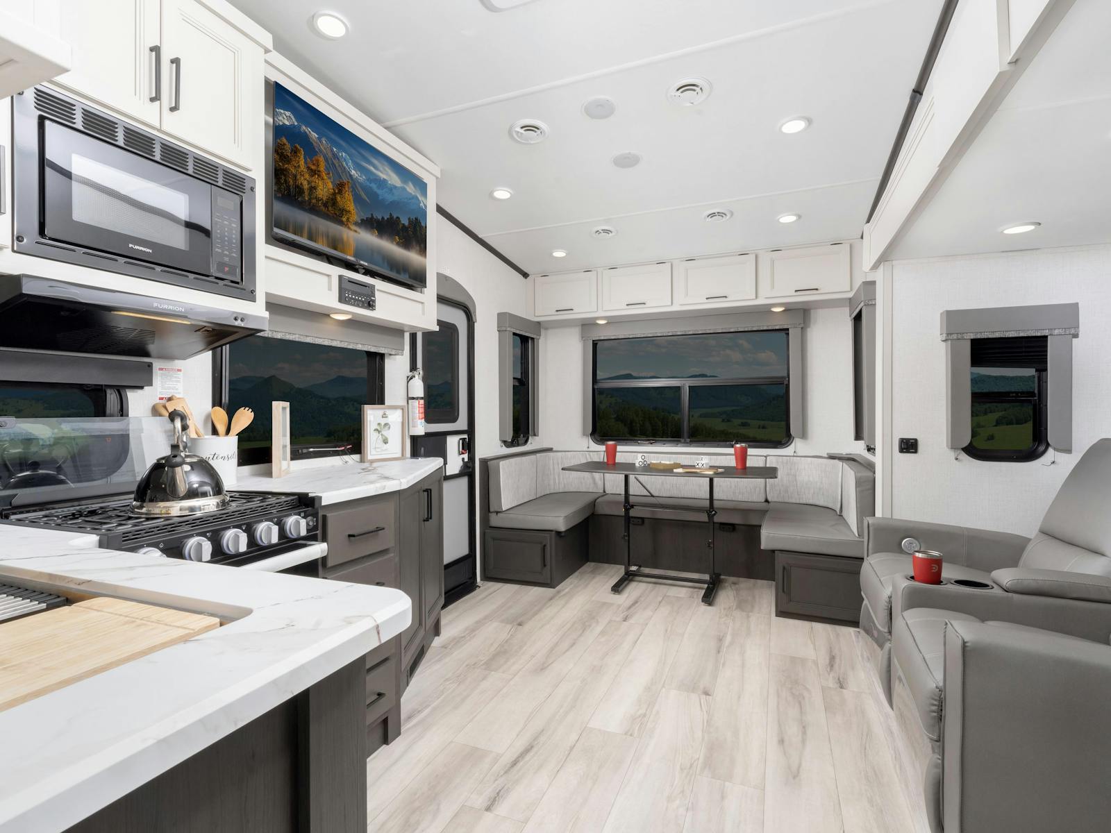 Arcadia Select Decor