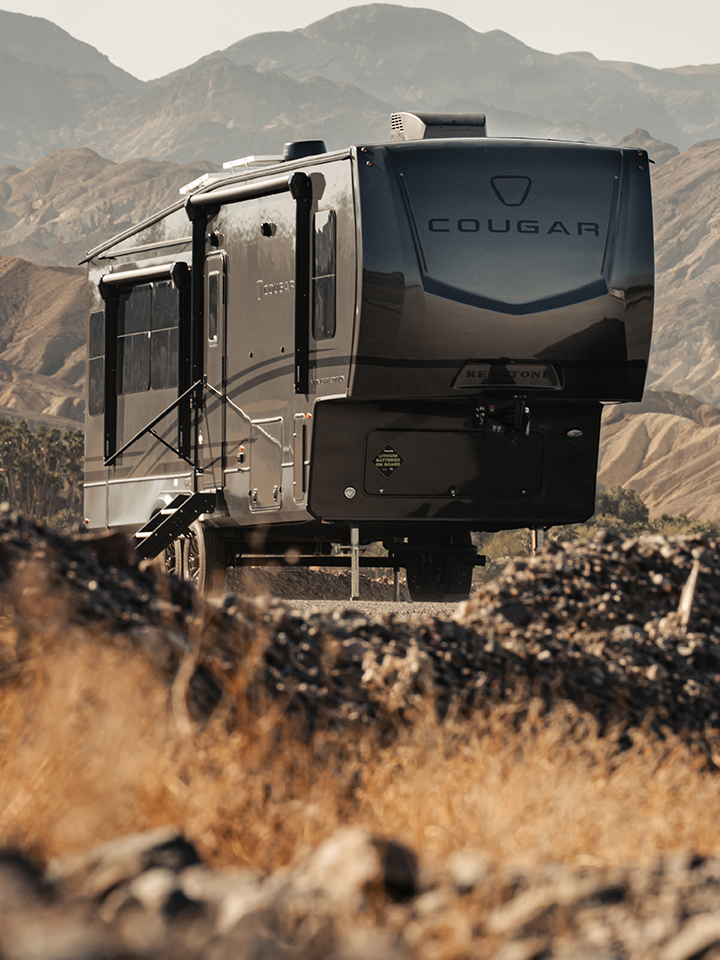 2027 Keystone Cougar 365DBR interior photo 13