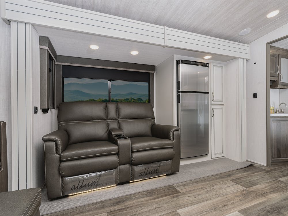 Cougar Half-Ton 30BHS Seating