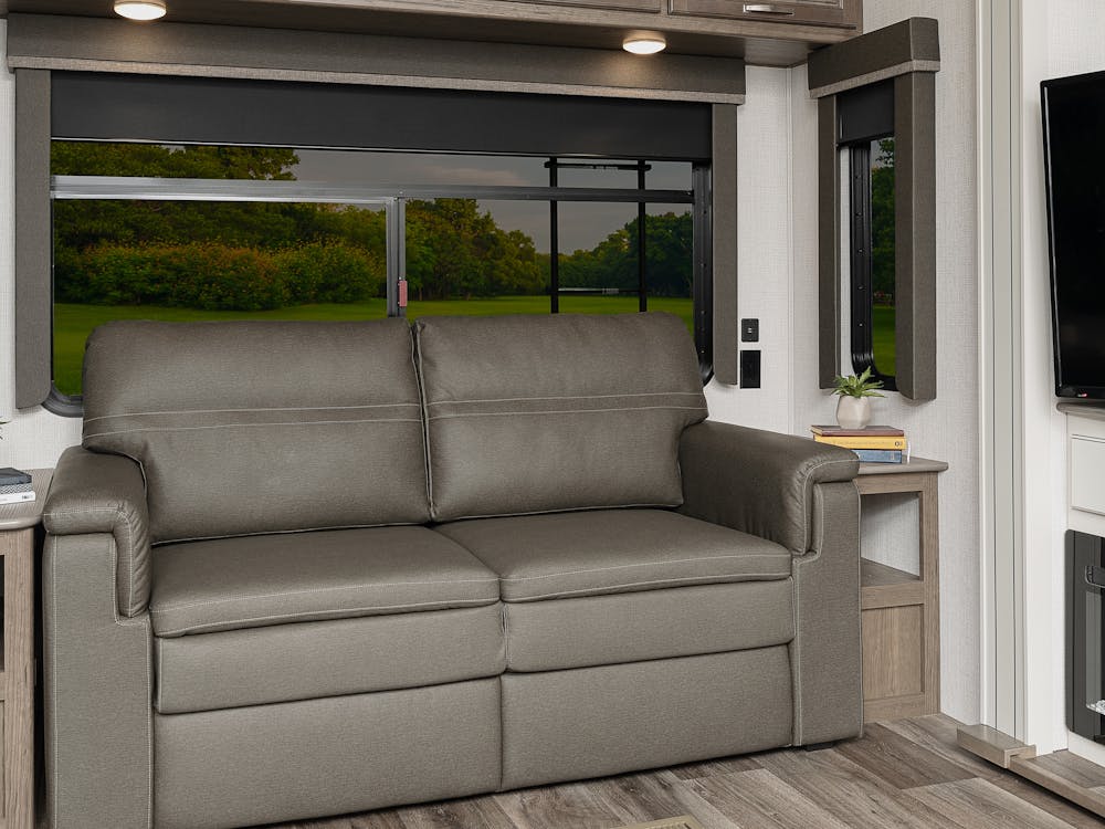 Cougar 29RLI Couch