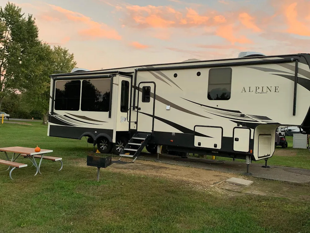 Keystone Rv Drive Couple's Full-Time Wanderlust Journey - Keystone RV