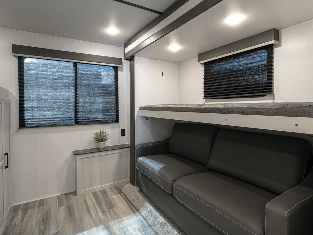 Sprinter 372BHS Bunkroom