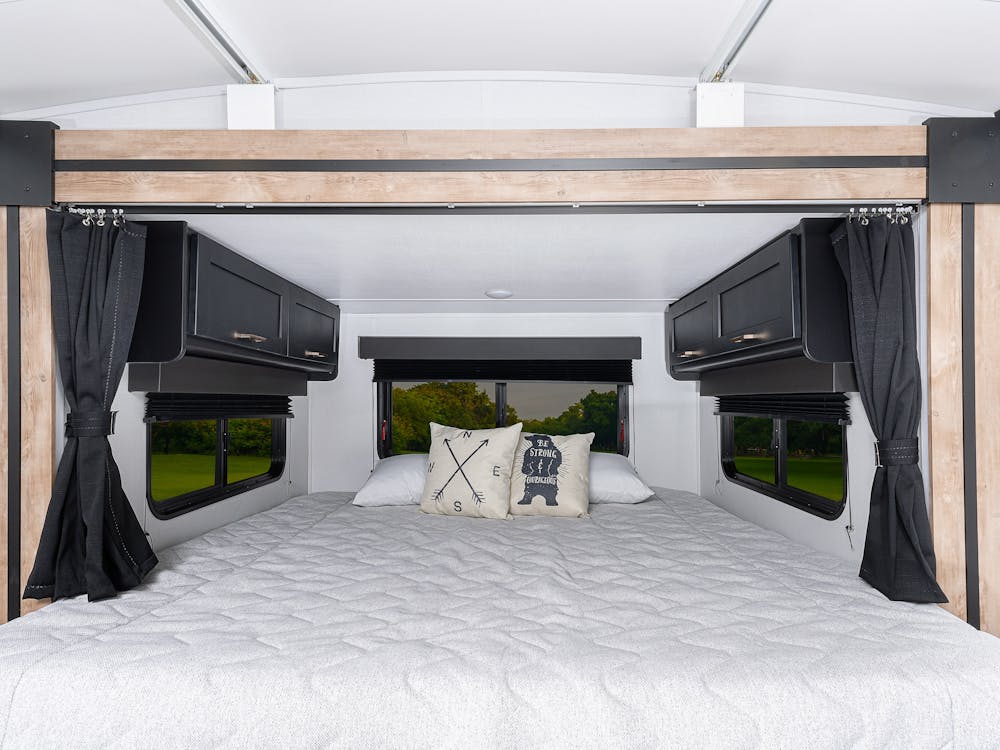Outback 240URS Bed